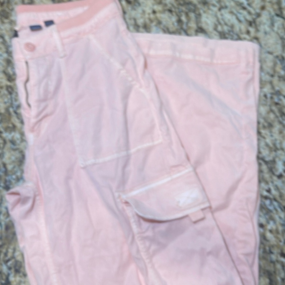 American Eagle size 2 peach in color, cargo pants new without tags